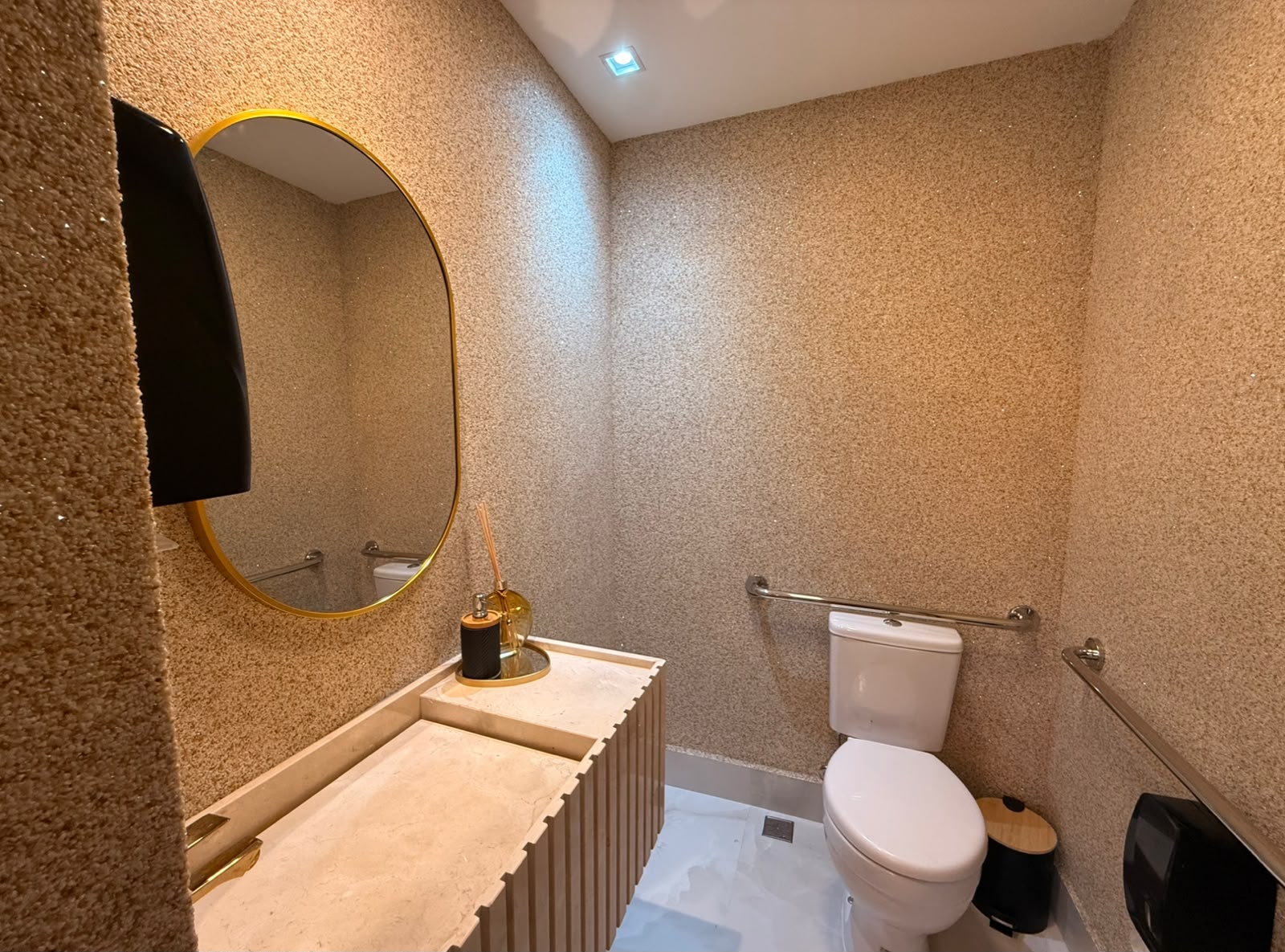 Lavabo com acabamento premium